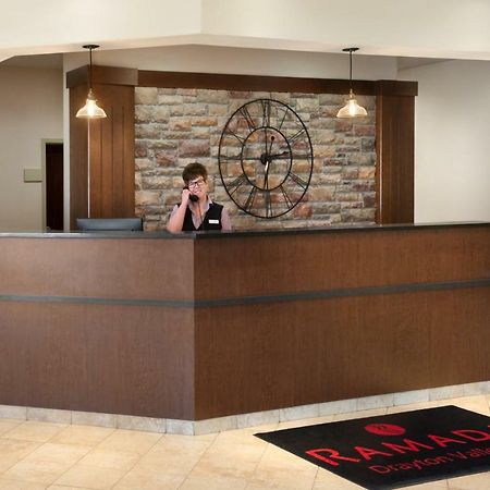 Ramada By Wyndham Drayton Valley Esterno foto