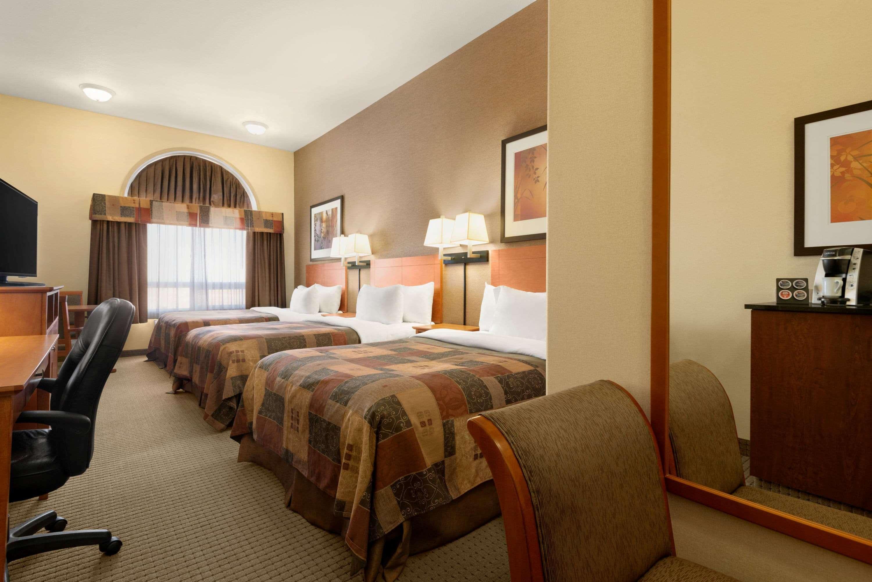 Ramada By Wyndham Drayton Valley Esterno foto