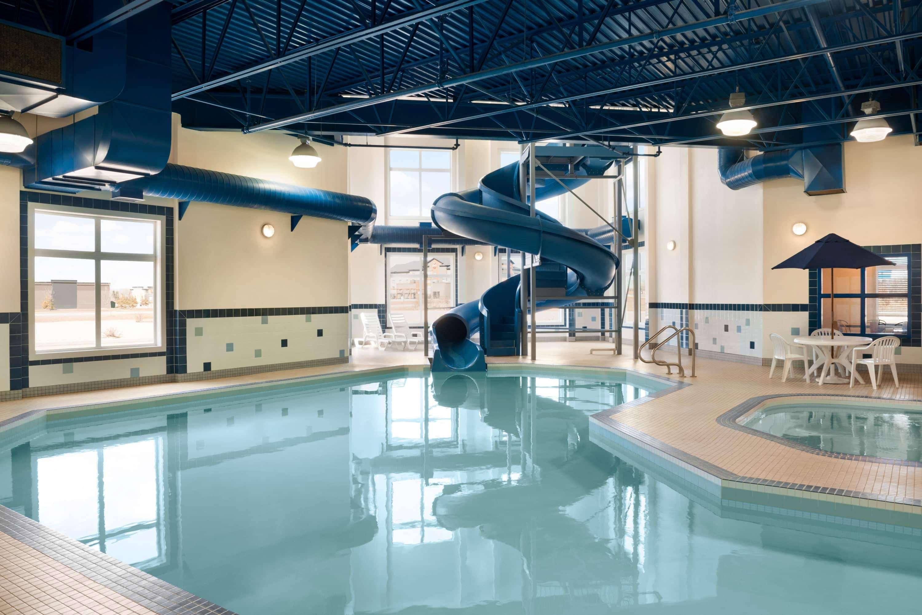 Ramada By Wyndham Drayton Valley Esterno foto