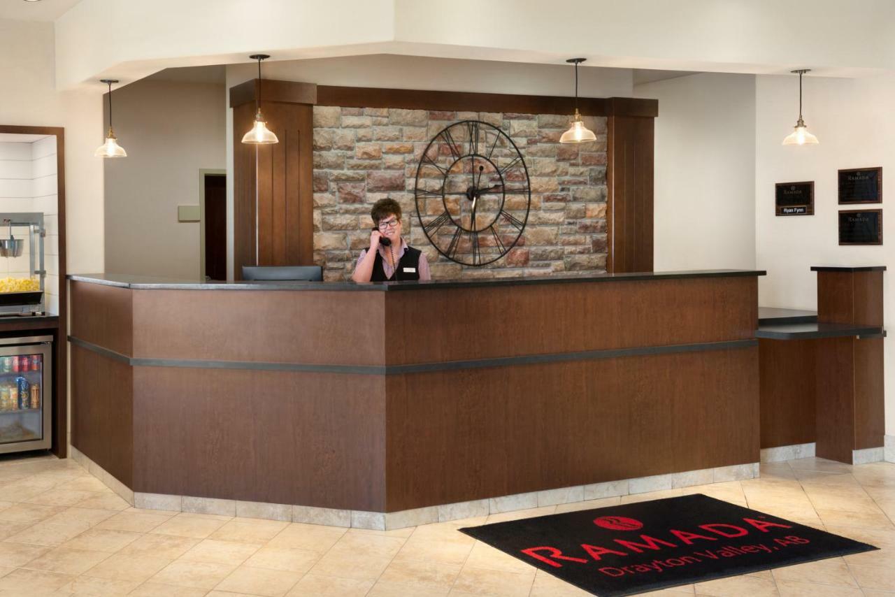 Ramada By Wyndham Drayton Valley Esterno foto